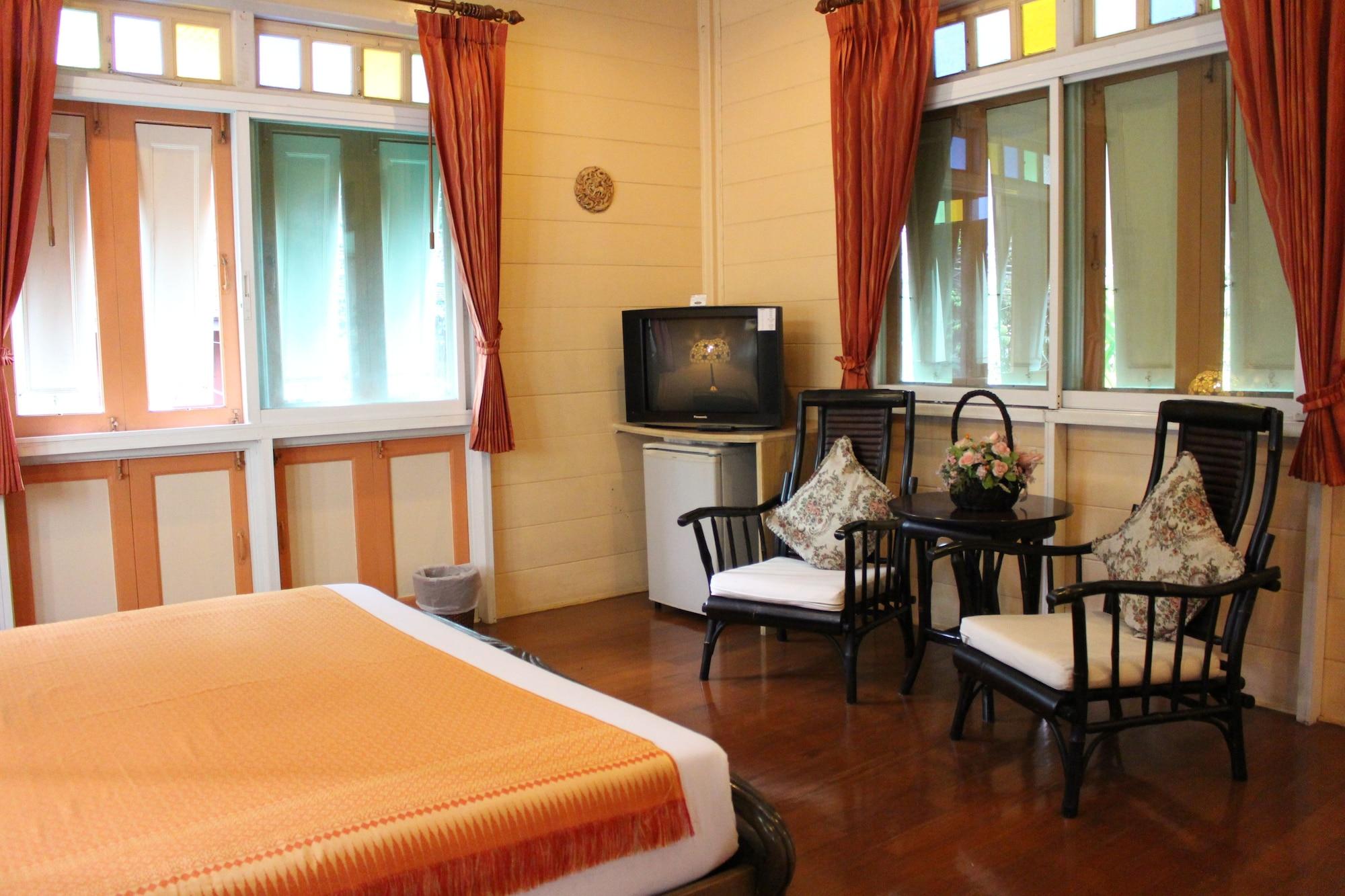 Samsen Sam Place Bangkok Exterior photo