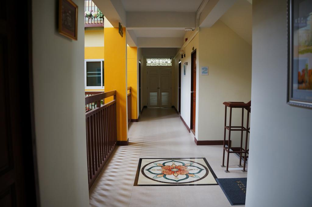 Samsen Sam Place Bangkok Exterior photo