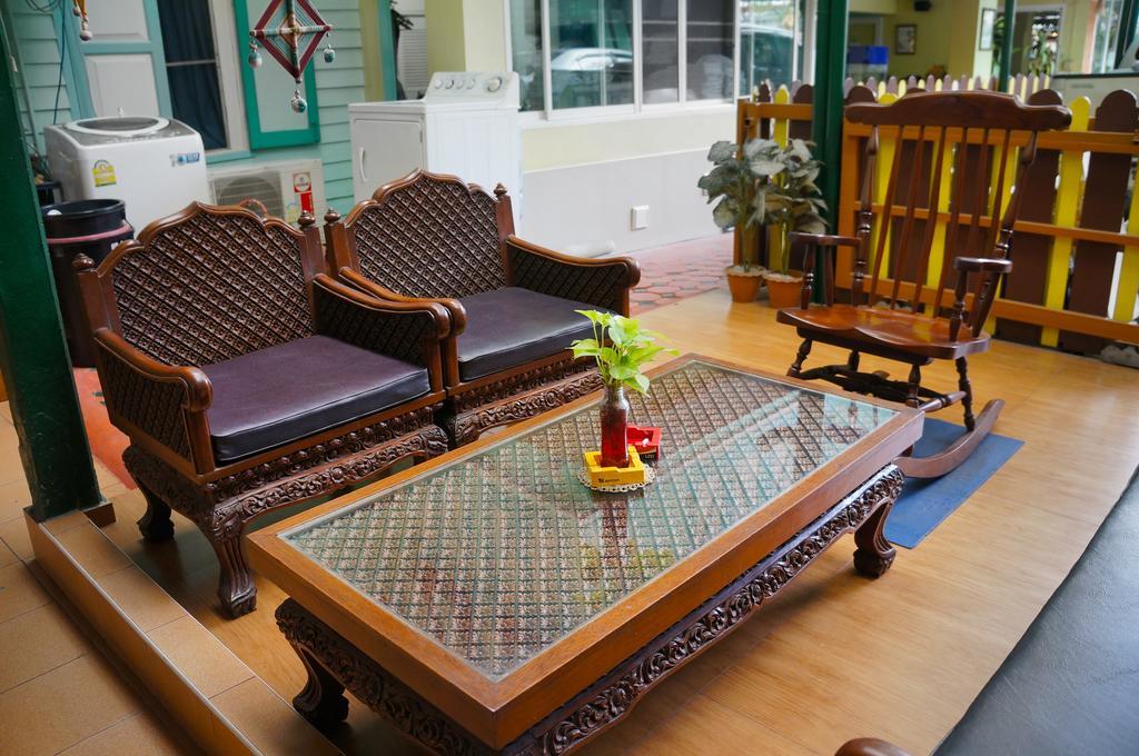 Samsen Sam Place Bangkok Exterior photo