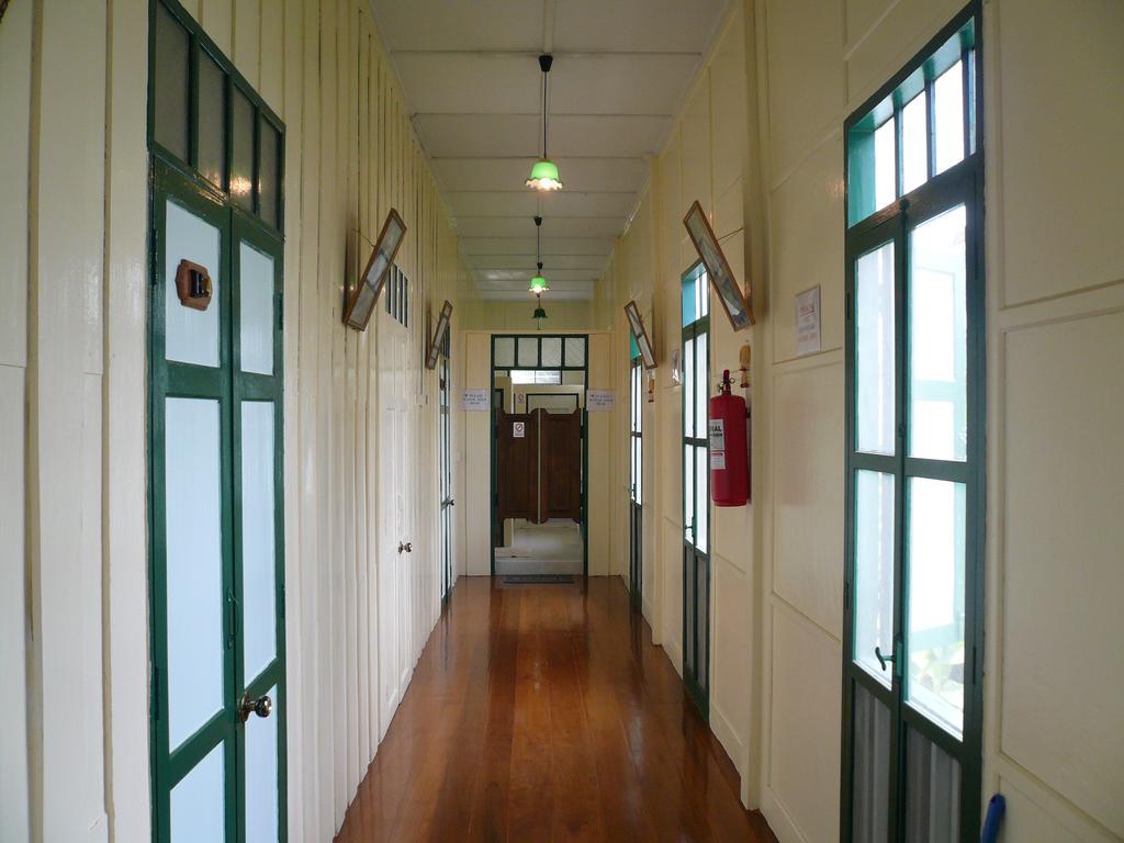 Samsen Sam Place Bangkok Exterior photo