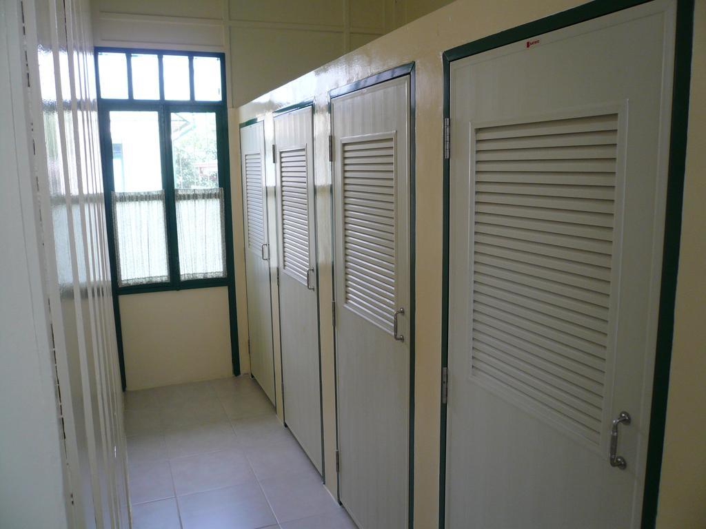 Samsen Sam Place Bangkok Exterior photo