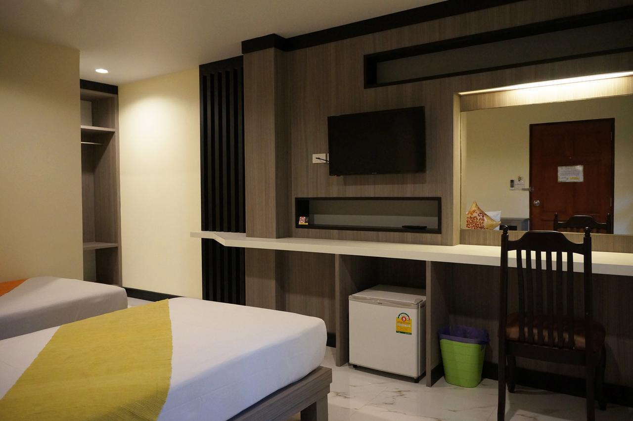 Samsen Sam Place Bangkok Exterior photo